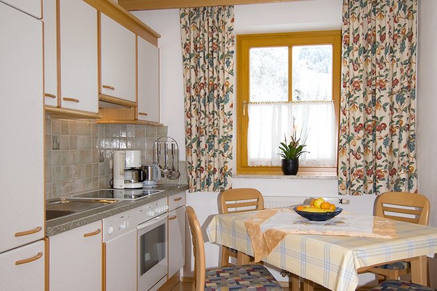 Oberkronbichlhof Appartement 50 m² Küche mit Esstisch